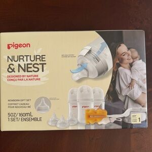 Pigeon New Born Set 3 Bottles + Nipples
+ Brushes